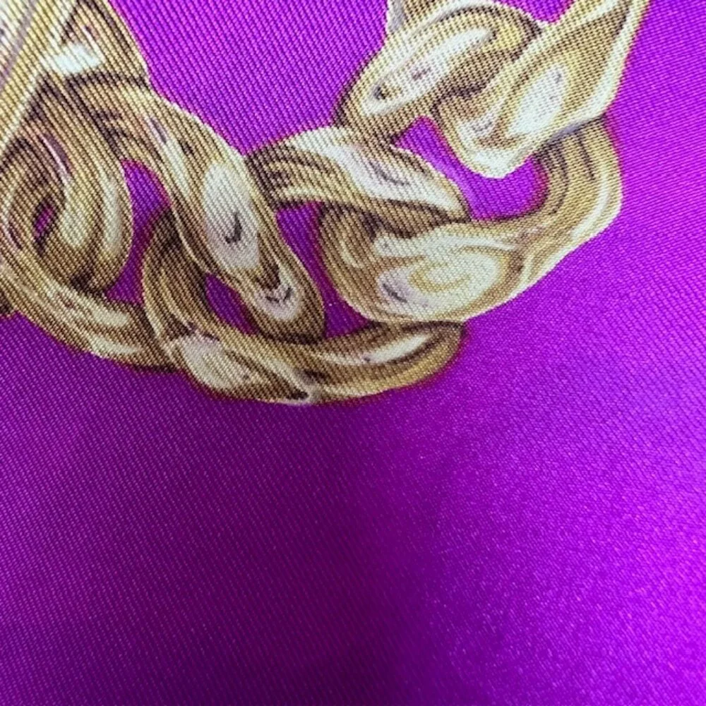 Beautiful CHANEL Itlay made   100%  silk scarf 34